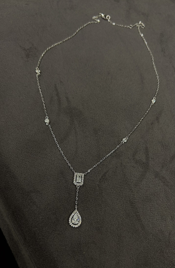 Lilya Diamond D color Kolye