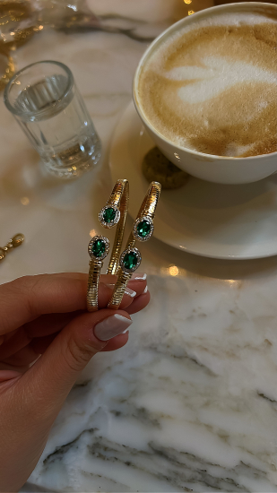 İtalyan Burn Zümrüt Kelepçe