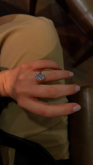 Mega Senior Oval Mozanitte Tektaş Yüzük