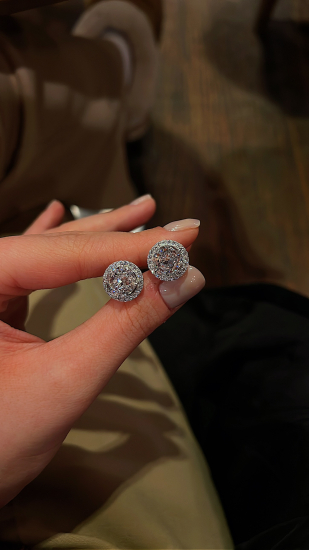 Kinda Tektaş D color Mozanit Küpe