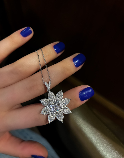 Whirle Diamond Ice Cut Kolye