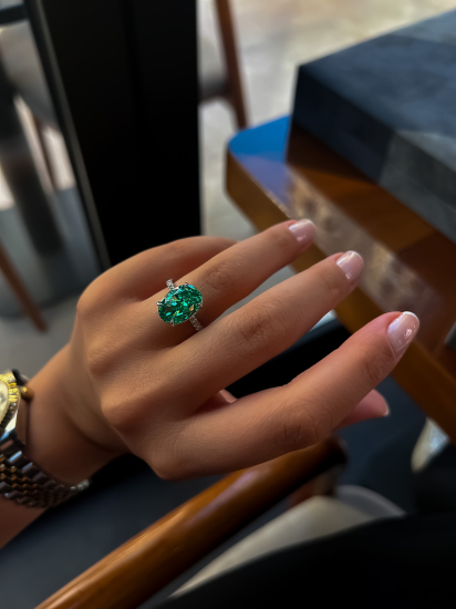 Essence Green Glow Oval Tektaş 