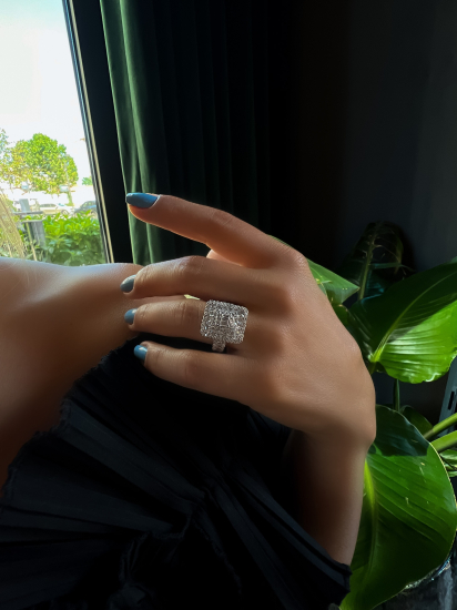 Elegant Diamond Baguette Yüzük