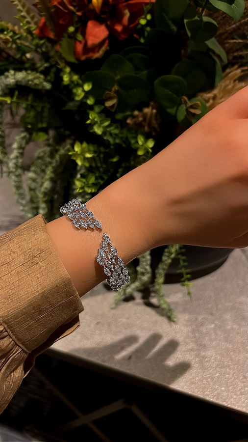 Lione Diamond Kelepçe