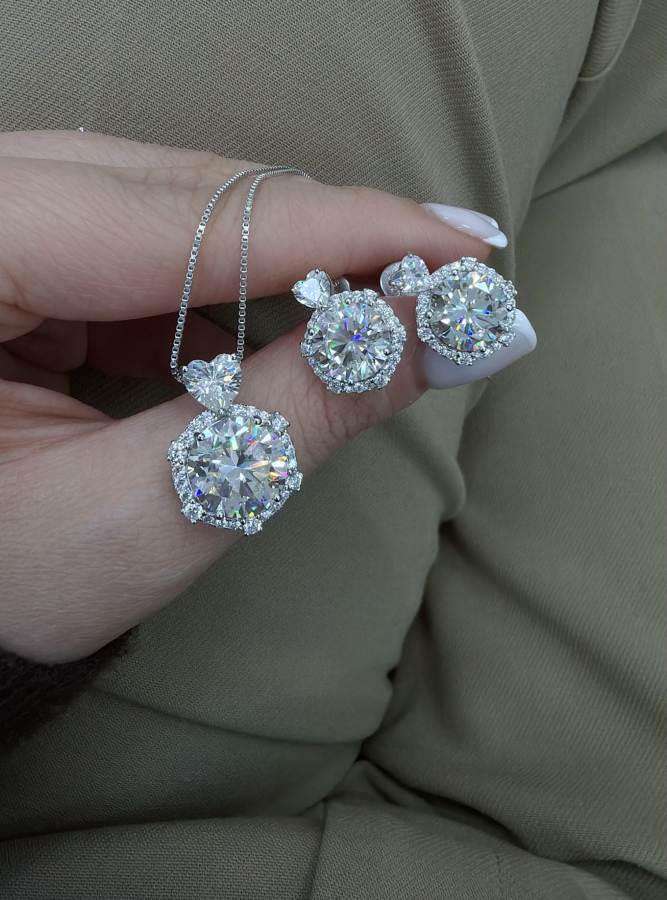 Maroen Diamond D color Mozanit Set 