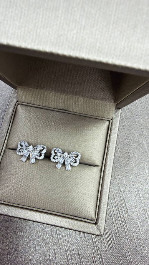 Mini Ribbon Diamond Baguette küpe